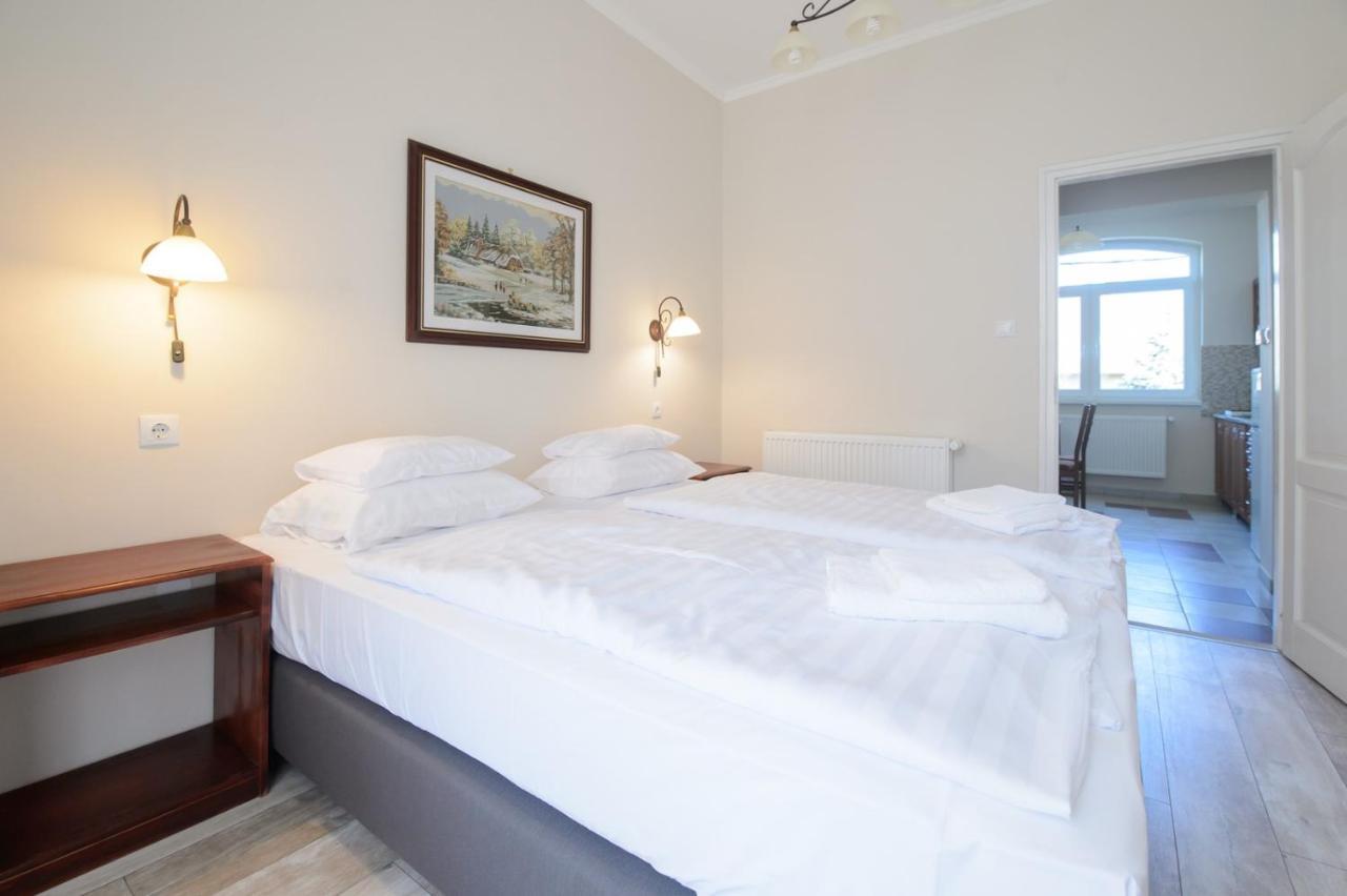 Illaberek Panzio Hotel Eger Exterior photo